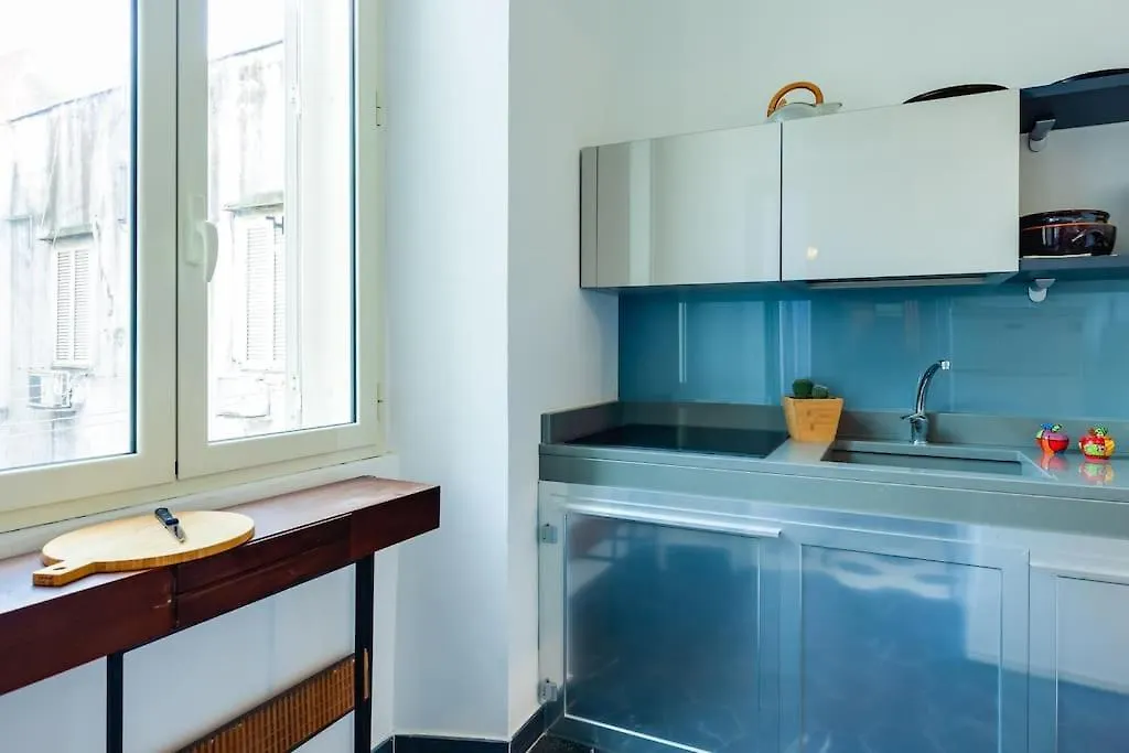 A Lovely Modern Nest In The Center Of Naples Apartment