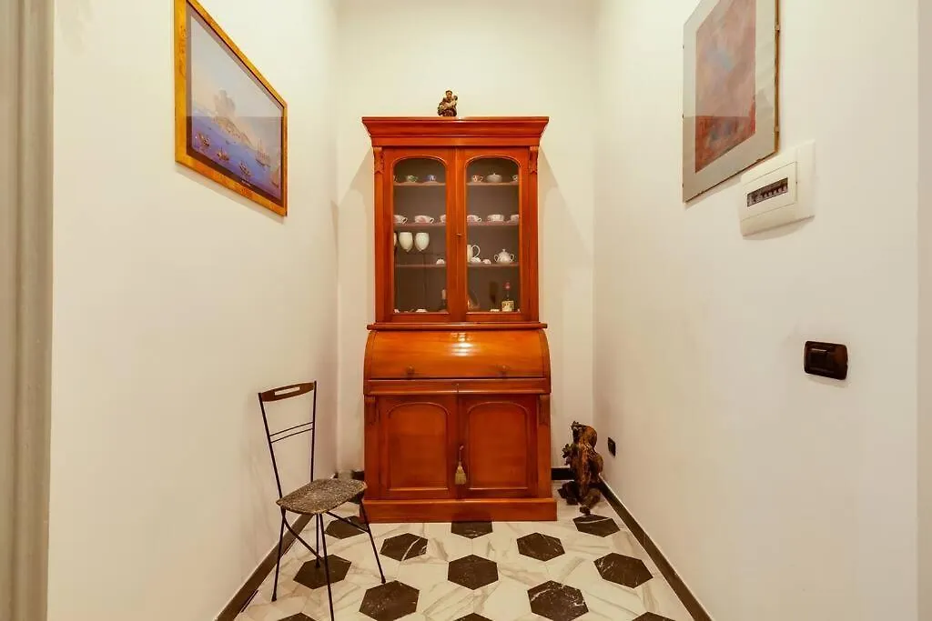 A Lovely Modern Nest In The Center Of Naples